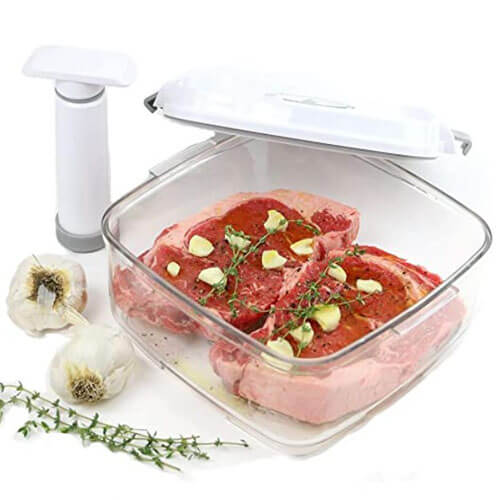 Marinating with food vacuum canisters