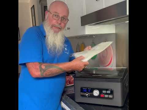 Video of the Preservac DuoVac vacuum sealing steak